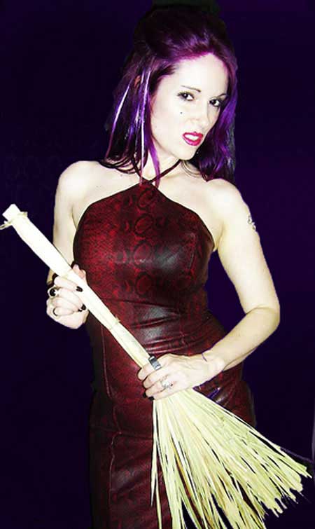 Lilith Stabs photo 4