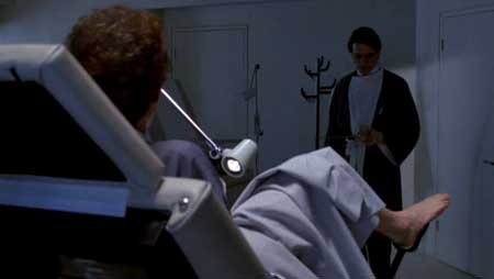 Dead-Ringers-1988-David-Cronenberg-Movie-4