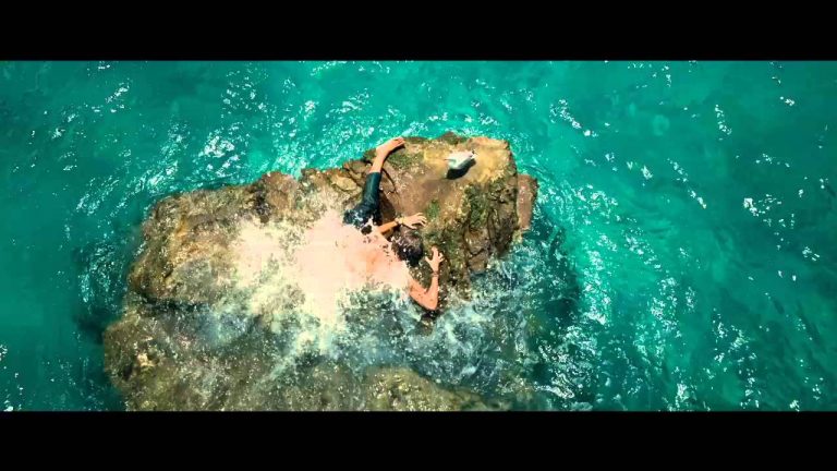 Film Review: The Shallows (2016) | HNN