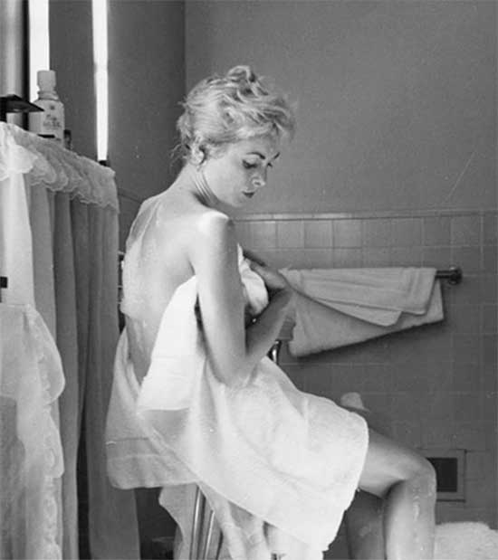 Nude photos of janet leigh