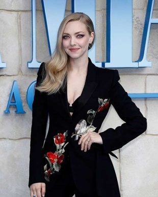 Amanda Seyfried: Hottest Sexiest Photo Collection | HNN