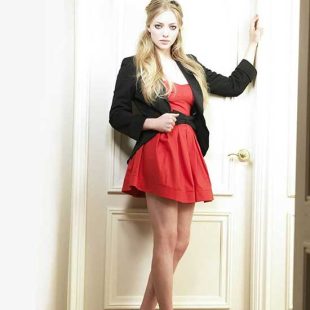 Amanda Seyfried: Hottest Sexiest Photo Collection | HNN